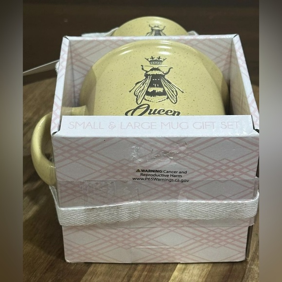 Mug set - Rosemary Lane Home Ceramic Queen Bee And Baby Bee Mug Set - Picture 6 of 7